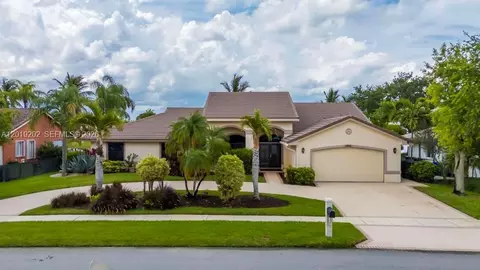 19831 NW 4th St, Pembroke Pines, FL 33029