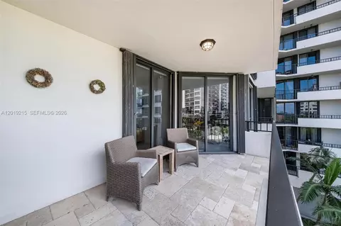 Exterior - 520 Brickell Key Dr #A710, Miami, FL 33131 photo 5 of 6
