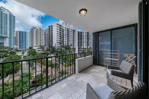 Exterior - 520 Brickell Key Dr #A710, Miami, FL 33131 photo 1 of 6