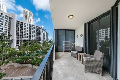 Exterior - 520 Brickell Key Dr #A710, Miami, FL 33131 photo 2 of 6
