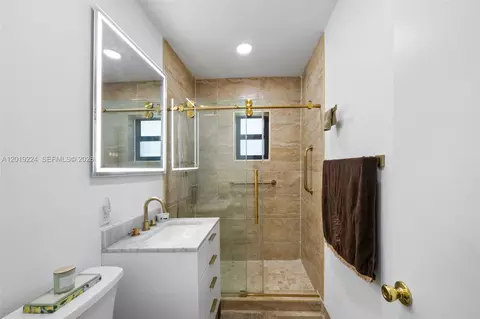 Bath - 511 Dunad Ave, Opa Locka, FL 33054 photo 2 of 2