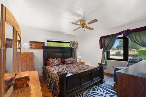 Bedroom - 511 Dunad Ave, Opa Locka, FL 33054 photo 4 of 6