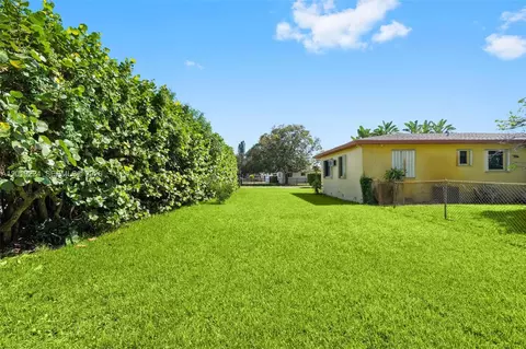 Exterior - 511 Dunad Ave, Opa Locka, FL 33054 photo 9 of 9