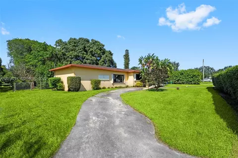 Exterior - 511 Dunad Ave, Opa Locka, FL 33054 photo 1 of 9