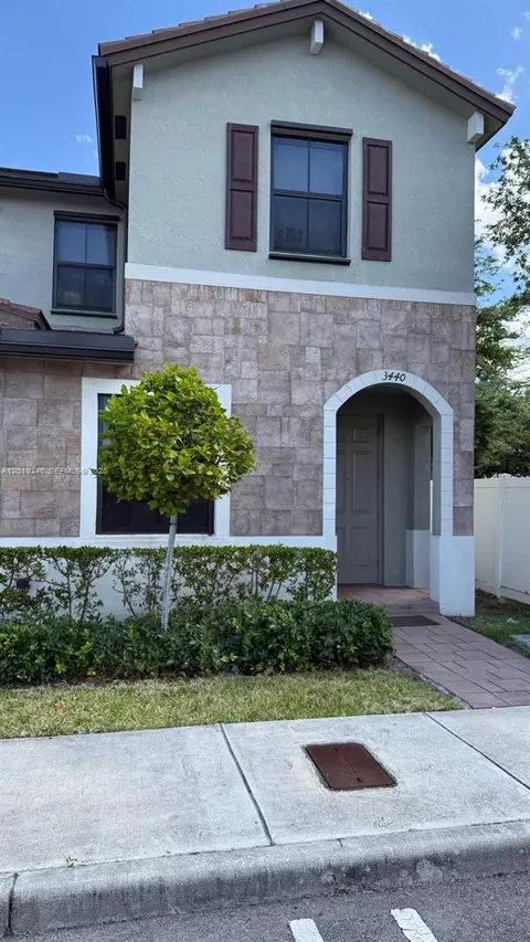 3440 W 111th Pl, Hialeah, FL 33018