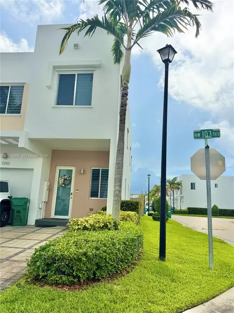 7243 NW 103rd Path, Doral, FL 33178