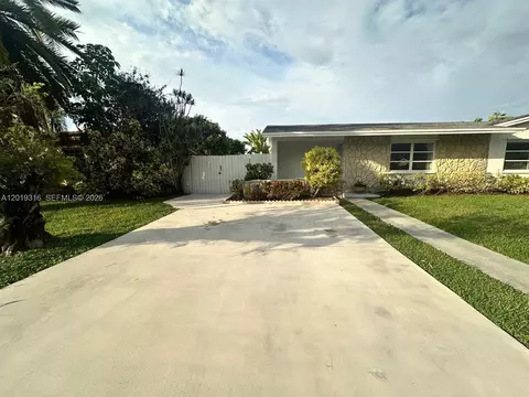 3245 Village Green Dr, Miami, FL 33175