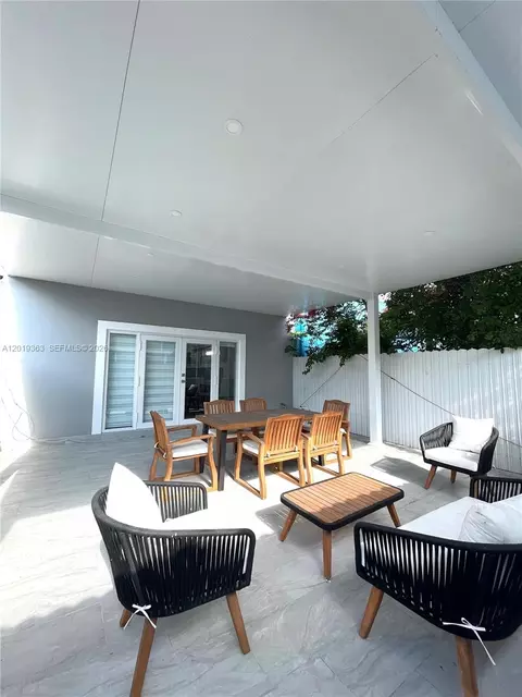 Exterior - 6832 W 2nd Ct, Hialeah, FL 33014 photo 5 of 5