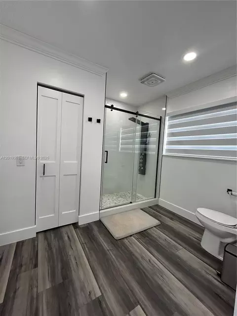 Bath - 6832 W 2nd Ct, Hialeah, FL 33014 photo 3 of 4