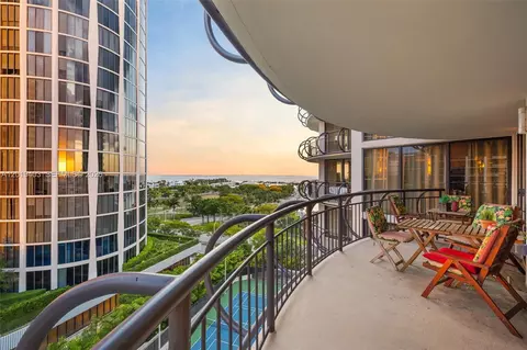 2843 S Bayshore Dr #11F, Miami, FL 33133