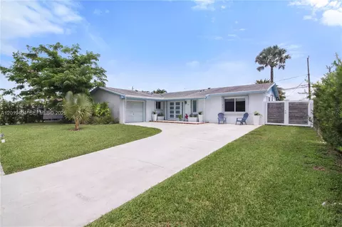 10455 SW 200th St, Cutler Bay, FL 33157