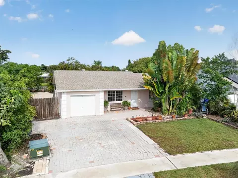 9600 Richmond Cir, Boca Raton, FL 33434