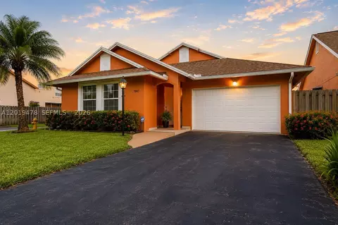 Undisclosed, Hialeah, FL 33015 photo 2