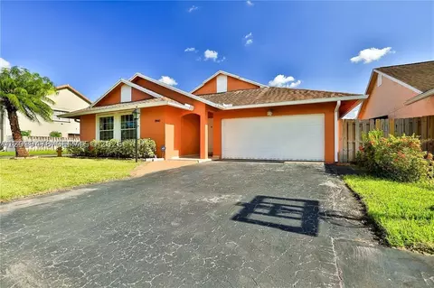 Undisclosed, Hialeah, FL 33015 photo 5