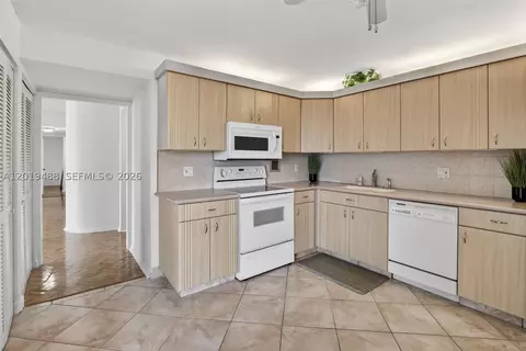 2808 N 46th Ave #E654, Hollywood, FL 33021 photo 4