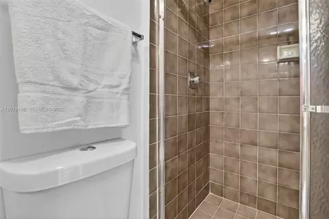 Bath - 2808 N 46th Ave #E654, Hollywood, FL 33021 photo 3 of 5