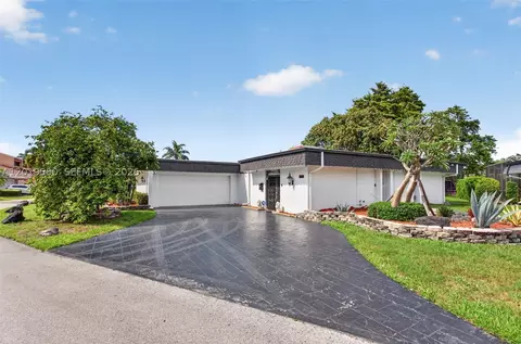 4806 Banyan Ln, Tamarac, FL 33319
