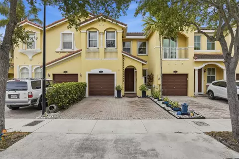 914 SW 151st Pl, Miami, FL 33194
