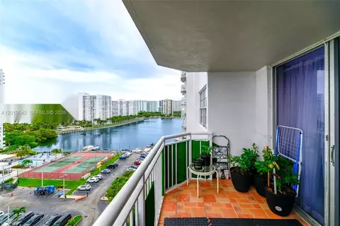 18051 Biscayne Blvd #1102, Aventura, FL 33160