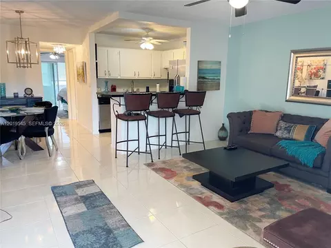 12 Dorchester A #12, West Palm Beach, FL 33417