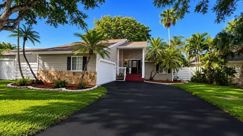 14510 SW 142nd Ct Cir S, Miami, FL 33186
