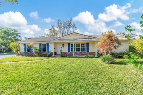 3671 NW 98th Ter, Coral Springs, FL 33065