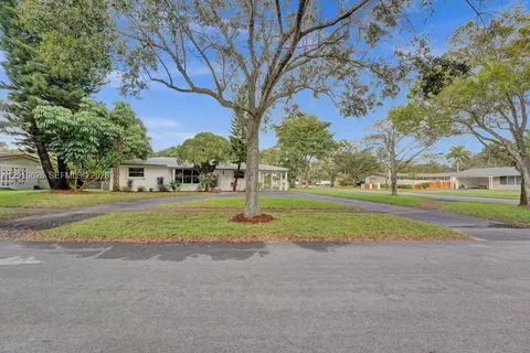 101 SW 53rd Ave, Plantation, FL 33317
