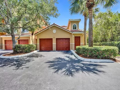 300 Scotia Dr #206, Hypoluxo, FL 33462