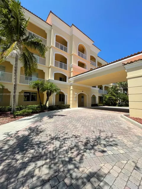 19 W Harbour Isle Dr W #201, Fort Pierce, FL 34949