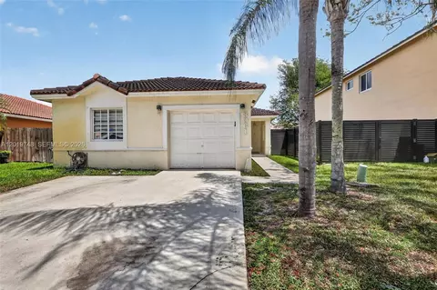 8061 NW 197th St, Hialeah, FL 33015