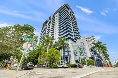 275 NE 18th St #1606, Miami, FL 33132