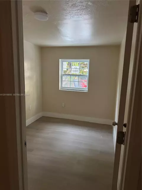 650 E 49th St, Hialeah, FL 33013