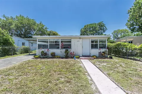 1554 NE 154th Ter, North Miami Beach, FL 33162