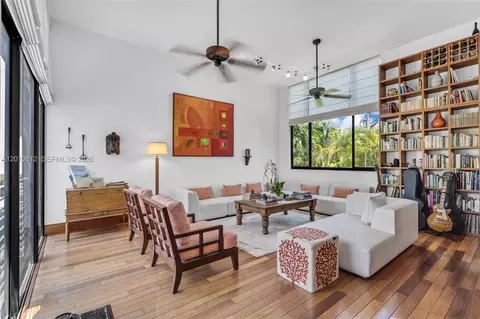 209 Enid Dr #36, Key Biscayne, FL 33149