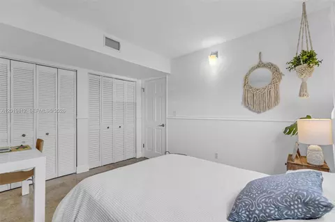 Bedroom - 209 Enid Dr #36, Key Biscayne, FL 33149 photo 7 of 10