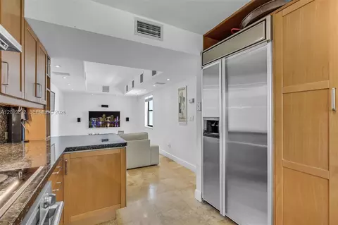 Kitchen - 209 Enid Dr #36, Key Biscayne, FL 33149 photo 2 of 3