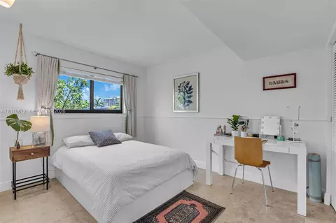 Bedroom - 209 Enid Dr #36, Key Biscayne, FL 33149 photo 6 of 10