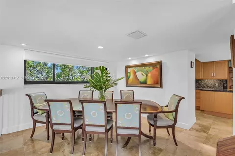 Dining - 209 Enid Dr #36, Key Biscayne, FL 33149 photo 1 of 2