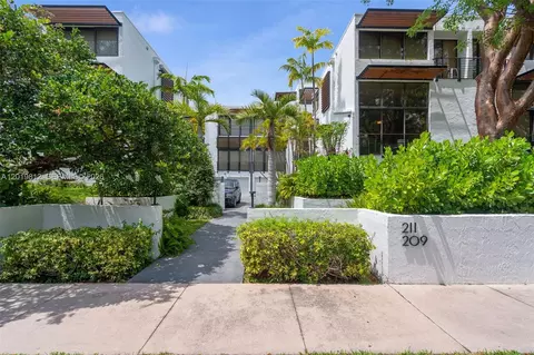 Exterior - 209 Enid Dr #36, Key Biscayne, FL 33149 photo 6 of 17