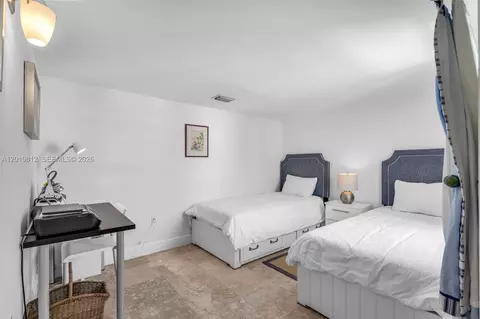 Bedroom - 209 Enid Dr #36, Key Biscayne, FL 33149 photo 9 of 10