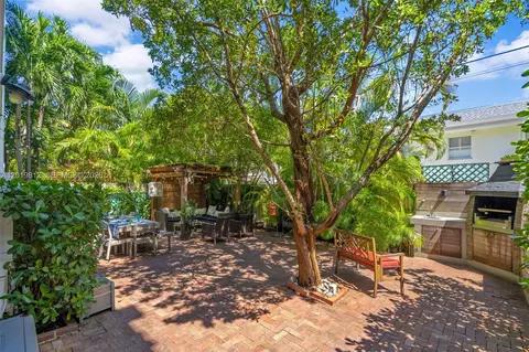 Exterior - 209 Enid Dr #36, Key Biscayne, FL 33149 photo 2 of 17