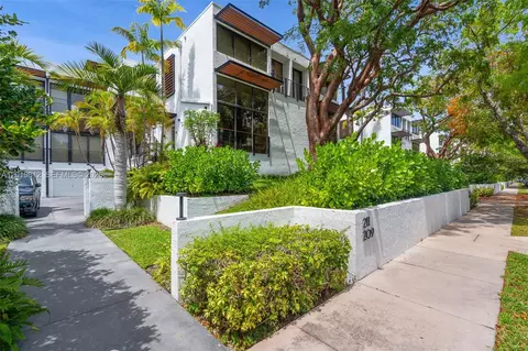 Exterior - 209 Enid Dr #36, Key Biscayne, FL 33149 photo 11 of 17