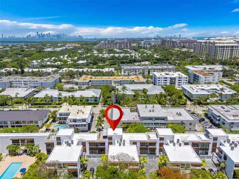 View/Area - 209 Enid Dr #36, Key Biscayne, FL 33149 photo 2 of 8