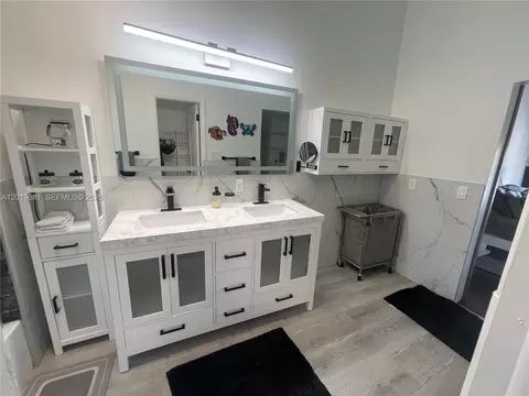 Bath - 7345 SW 148th Ct, Miami, FL 33193 photo 3 of 4