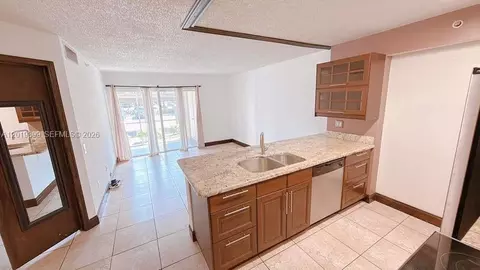 470 S Park Rd #7-104, Hollywood, FL 33021