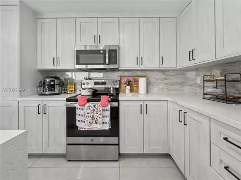 1326 NW 2nd Ln, Florida City, FL 33034