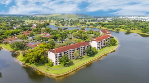2768 Carambola Cir S #401, Coconut Creek, FL 33066