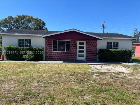 2860 NW 207th St, Miami Gardens, FL 33056