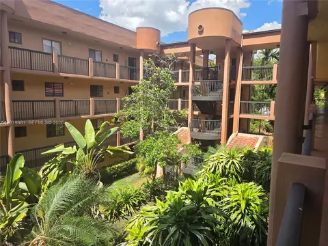 5500 W 21st Ct #306, Hialeah, FL 33016