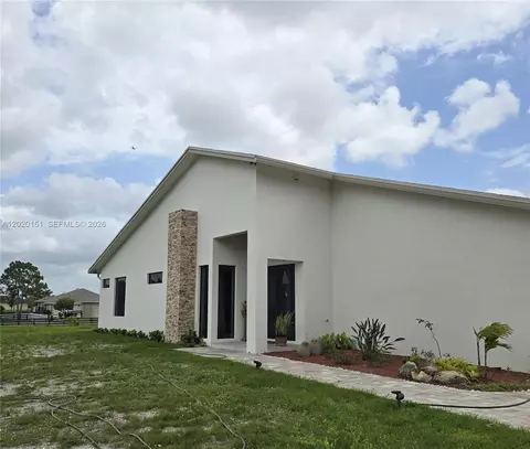 19860 Skyhawk Ln, Loxahatchee, FL 33470